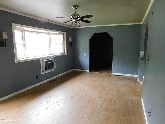 2nd image of 33 Citadel Ave