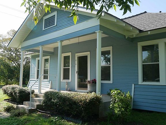 3rd image of 618 E Live Oak St
