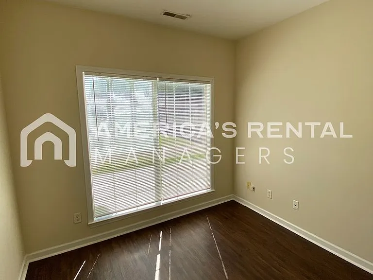 253 Bentmoor Ln — Photo 11