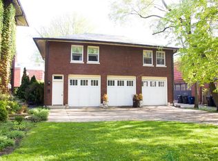 1046 Sheridan Rd, Evanston, IL 60202