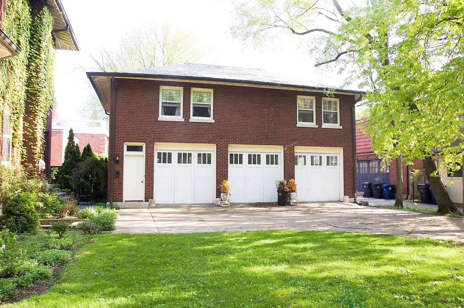 1046 Sheridan Rd photo 1