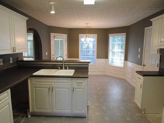 5th image of 445 Saddle Bow Dr