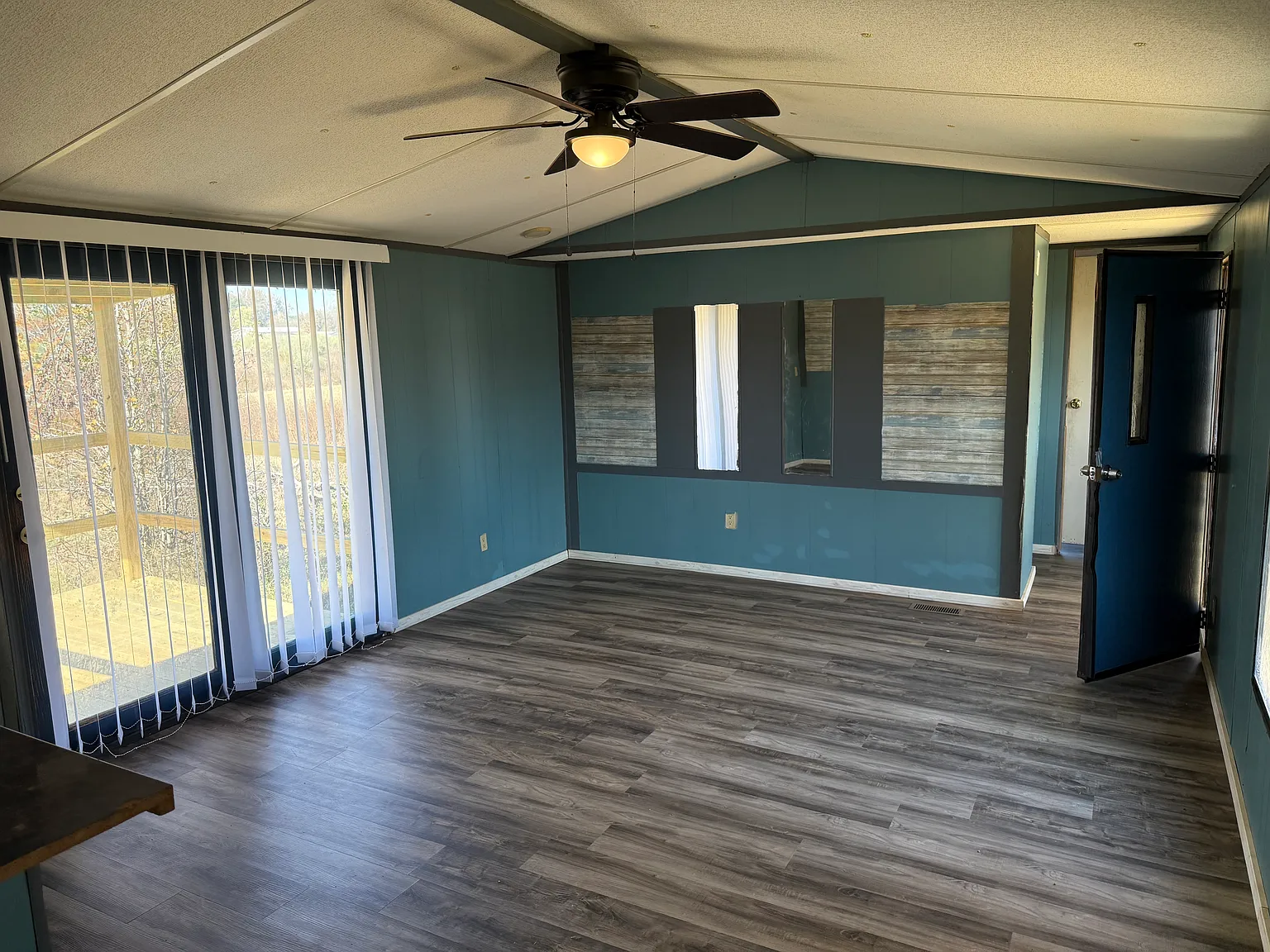415 Ables Loop — Photo 4