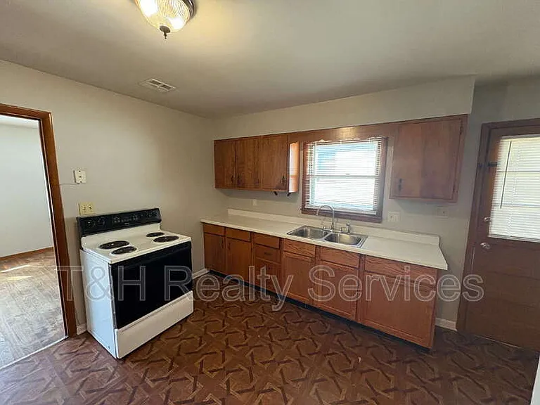 6212 Eastridge Dr — Photo 5