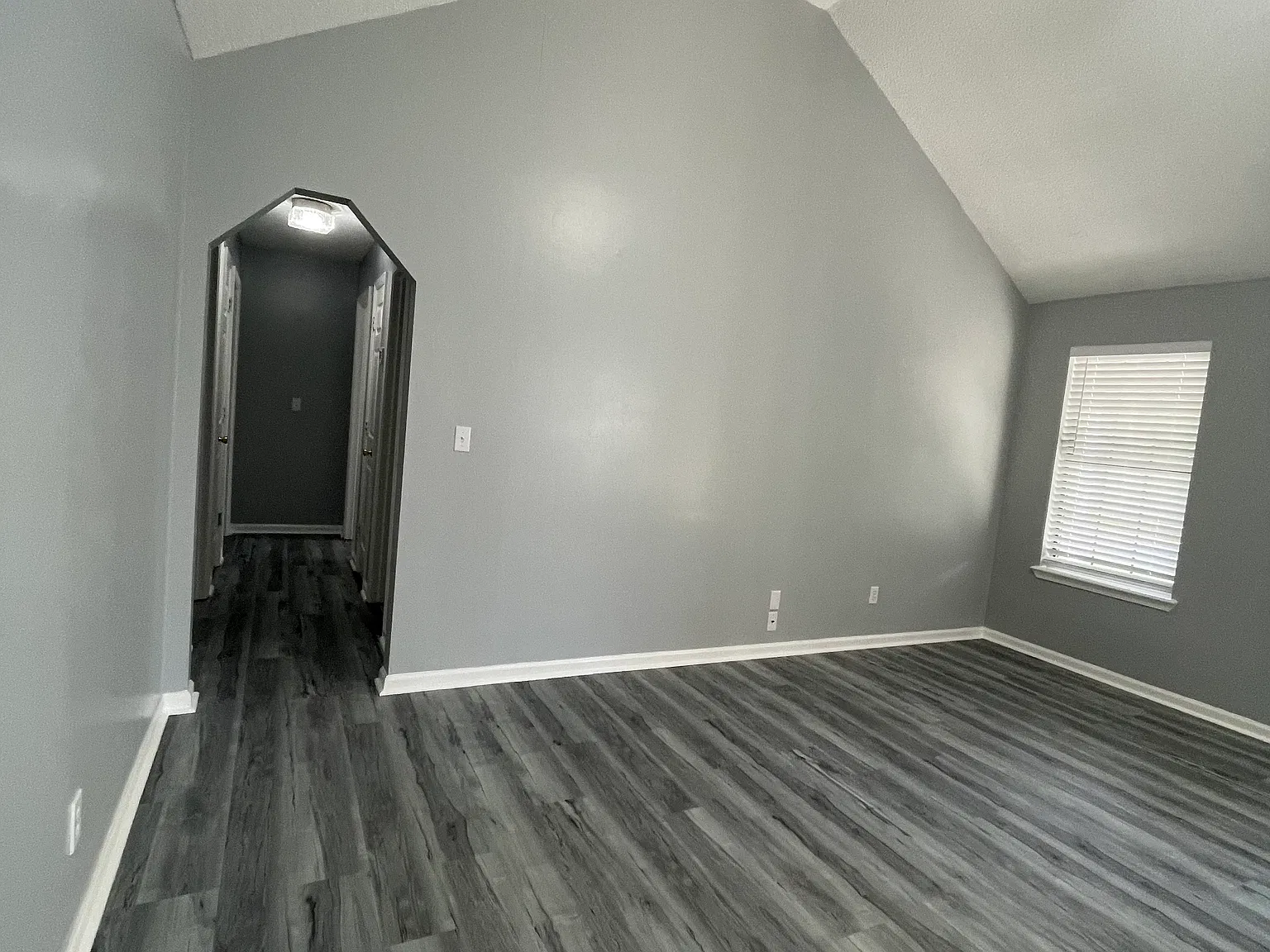 3 bed, 1252 sqft, $1,600 — Photo 3