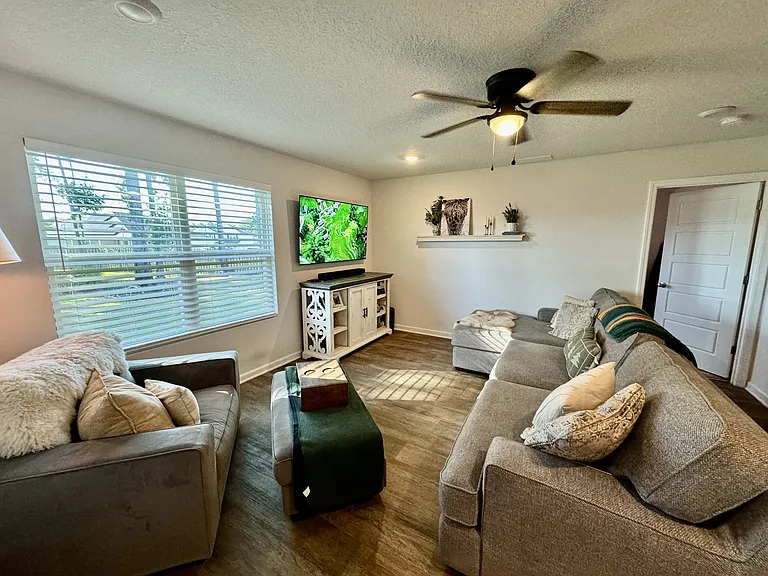 7569 Steeplechase Blvd — Photo 19
