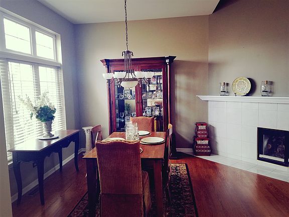 4th image of 11234 Melrose Ct