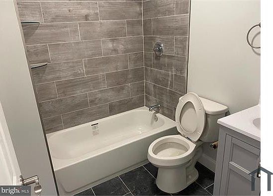 3rd image of 3249 N Park Ave #1