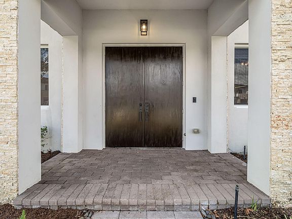 3rd image of 511 Pioneer Way