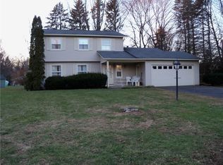 765 Yorkshire Cir, Webster, NY 14580
