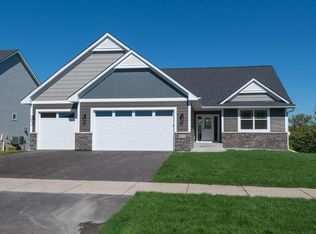 9070 Lakeside Dr, Victoria, MN 55386