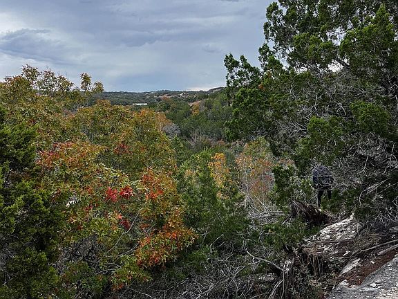 3rd image of 101 Twin Creek Rd