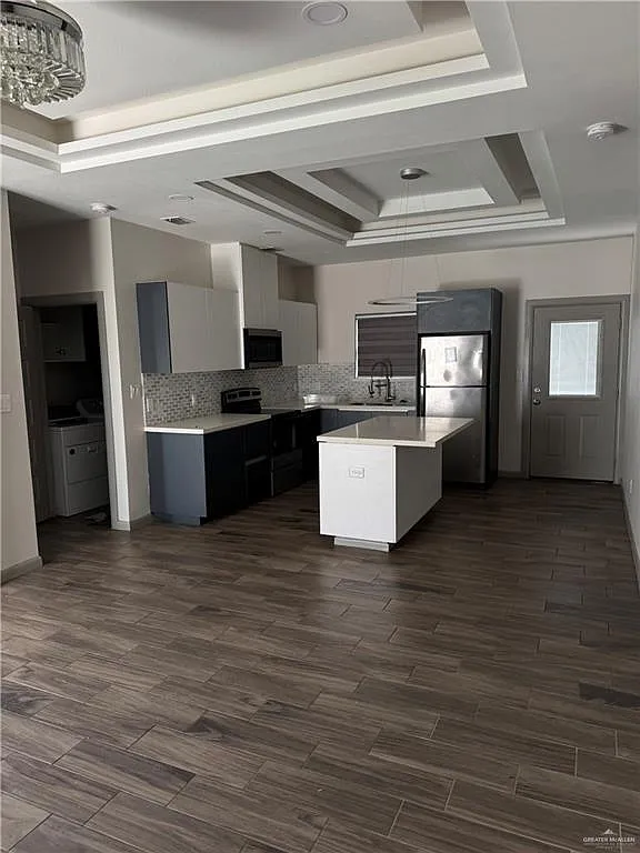 3 bed, 2.0 bath, 1080 sqft, $1,250 — Photo 2