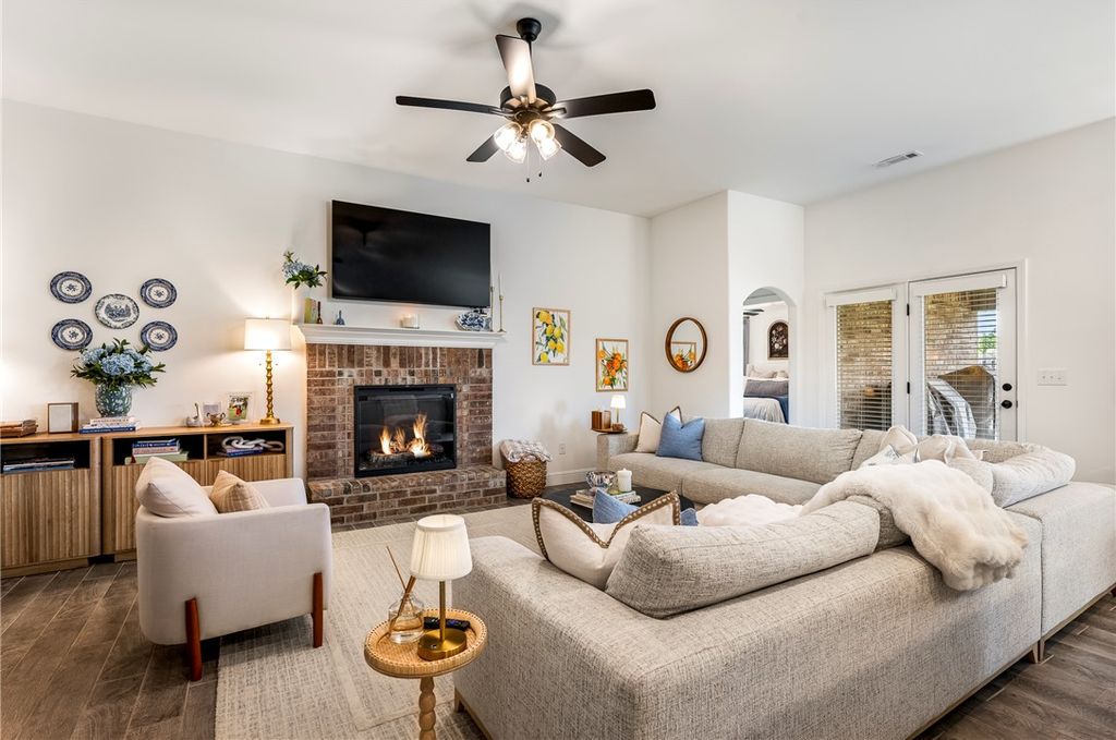 2402 Armstrong Ln, Pea Ridge, AR - View 2