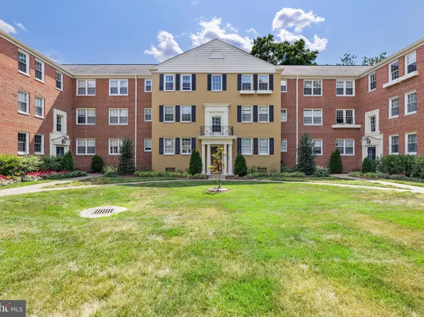 6717 W Wakefield Dr APT C2, Alexandria, VA 22307