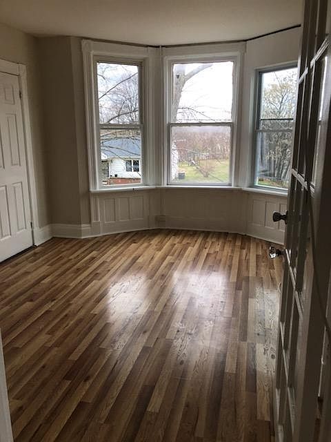 1st image of 916 3rd Ave Floor 2