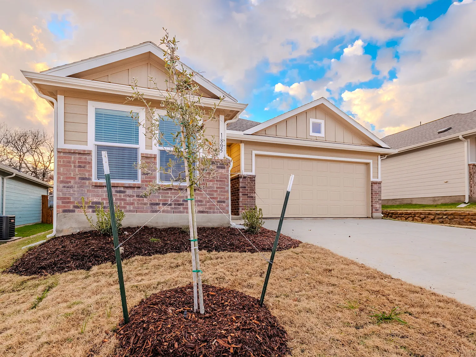 4 bed, 1796 sqft, $2,000 — Photo 3