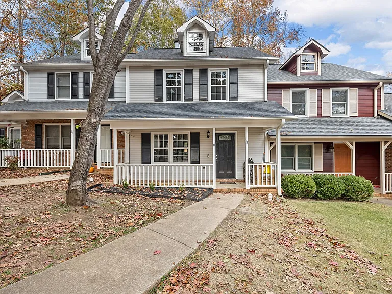 13 Sunridge Ct — Photo 2