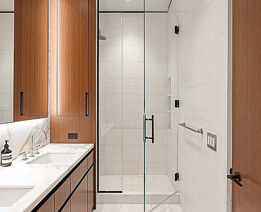 5th image of 15 E 30th St APT 21B
