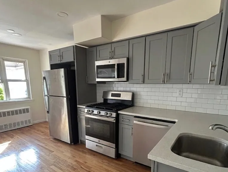 964 E 100th St #964 — Photo 5