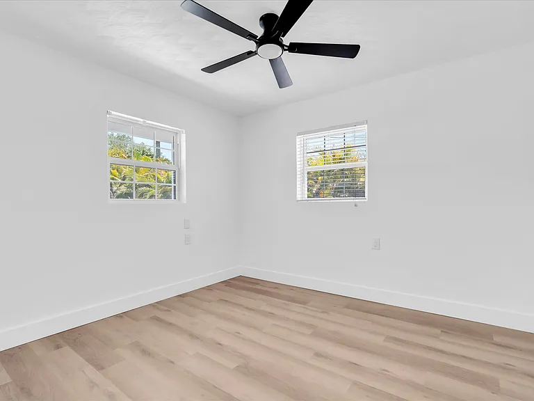 8801 Sunlit Cove Dr NE — Photo 21