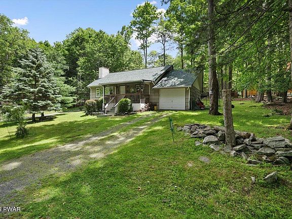 5th image of 107 Maple Dr