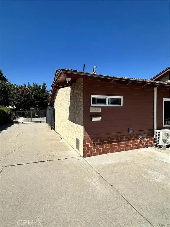 Building Photo - 11713 Killian St #B