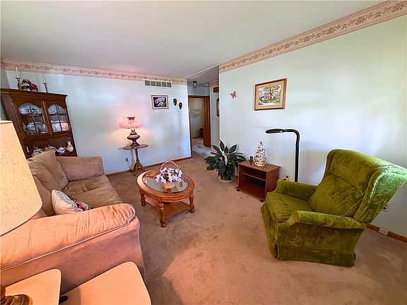 5th image of 1010 Sunset Ave