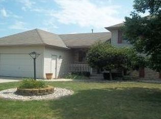 W5875 Hearthstone Dr, APPLETON, WI 54915