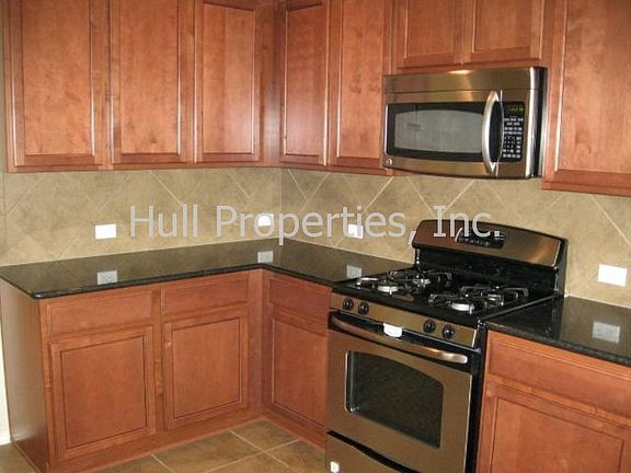 4th image of 905 Abbeyglen Castle Dr