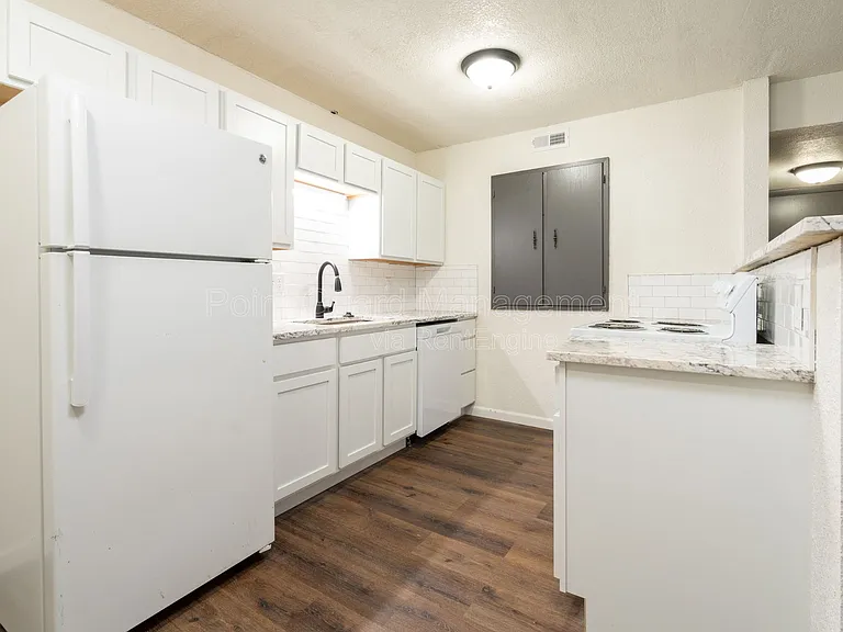 750 W Dayton Ave #204 — Photo 10
