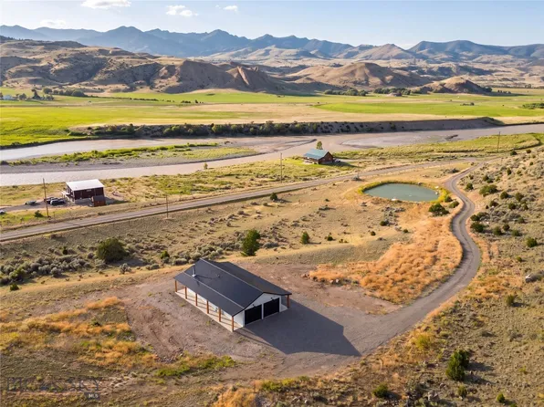 218 & 220 E River Rd, Emigrant, MT 59027