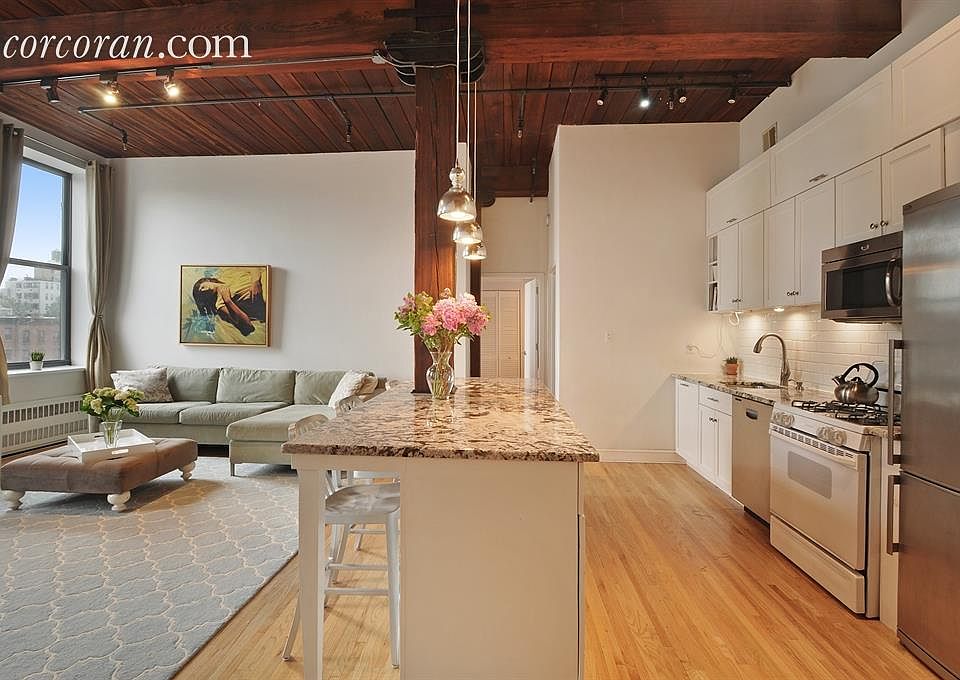 1st image of 29 Tiffany Pl APT 4K