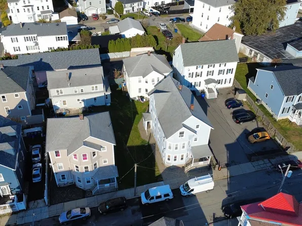 14-28 Downing St, Fall River, MA 02723
