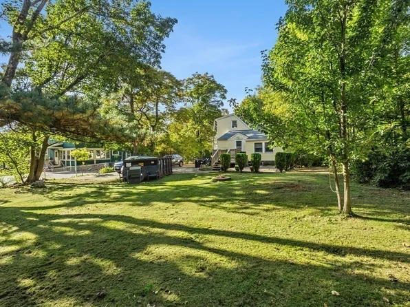 455 Pleasant St, Stoughton, MA 02072