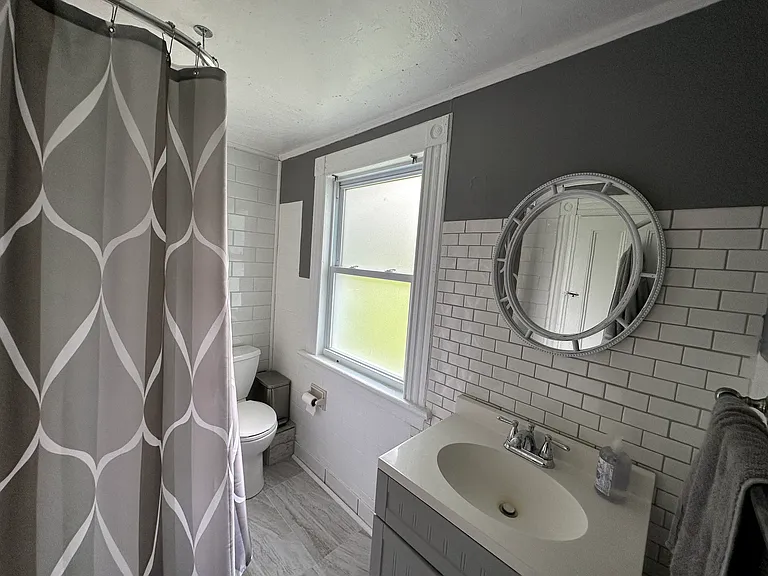 216 William St #2 — Photo 8