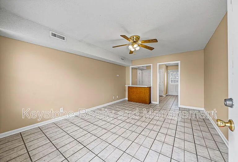 3285 Tower Dr #A — Photo 4