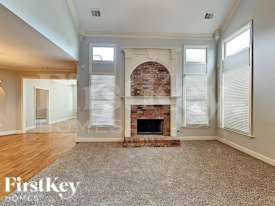 4 bed, 3.5 bath, 2846 sqft, $2,985 — Photo 3