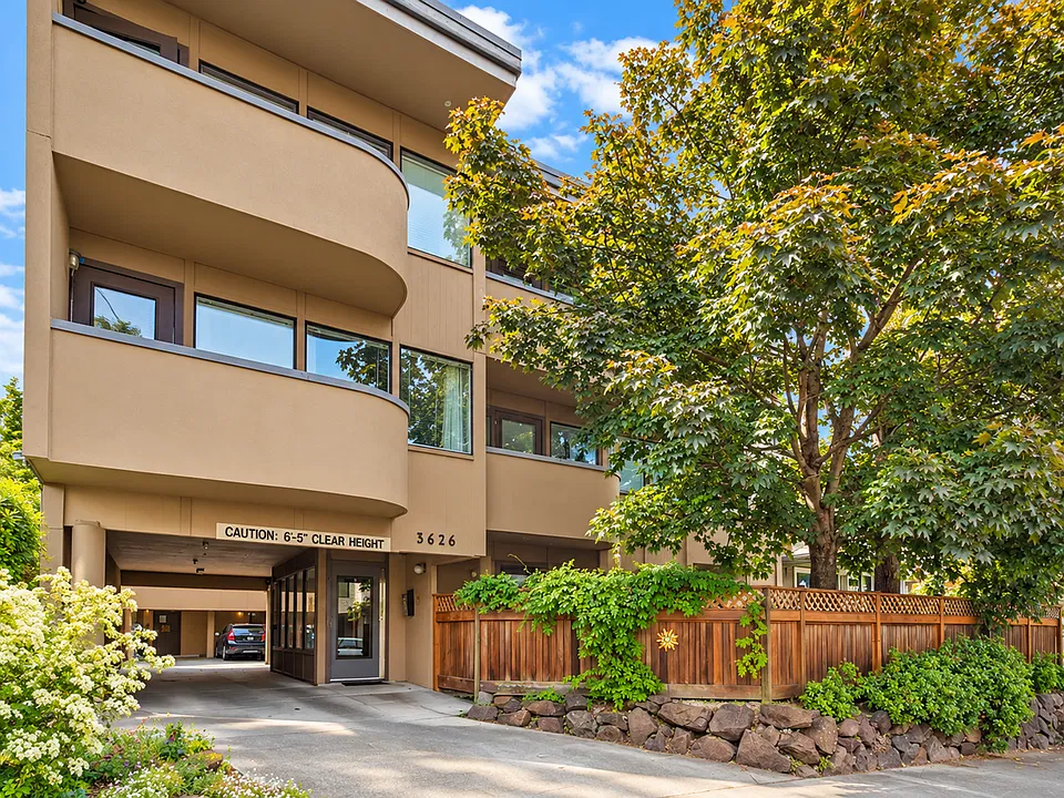 3626 Wallingford Ave N #2A