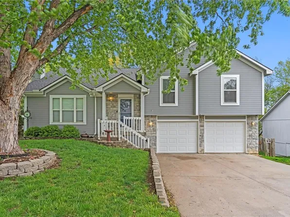 1535 S 105th St, Edwardsville, KS 66111