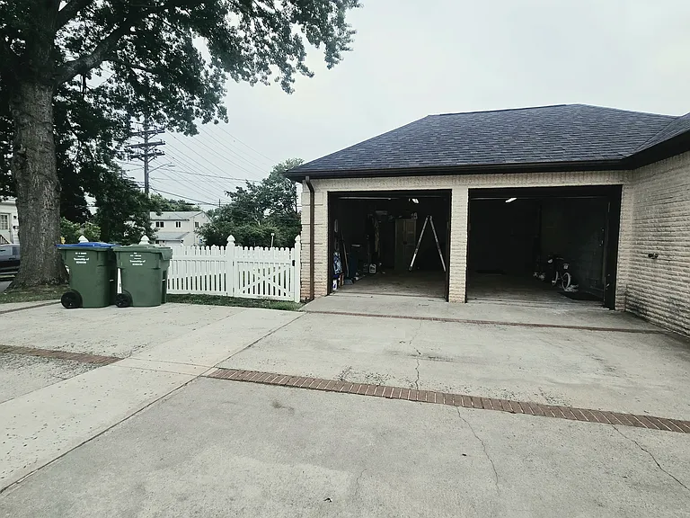 35 Clark Ave — Photo 3