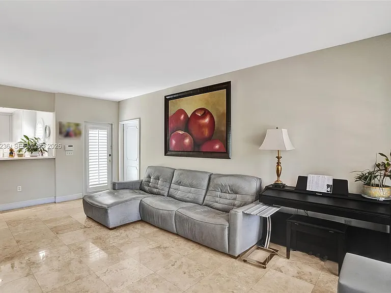 1534 Palancia Ave — Photo 22