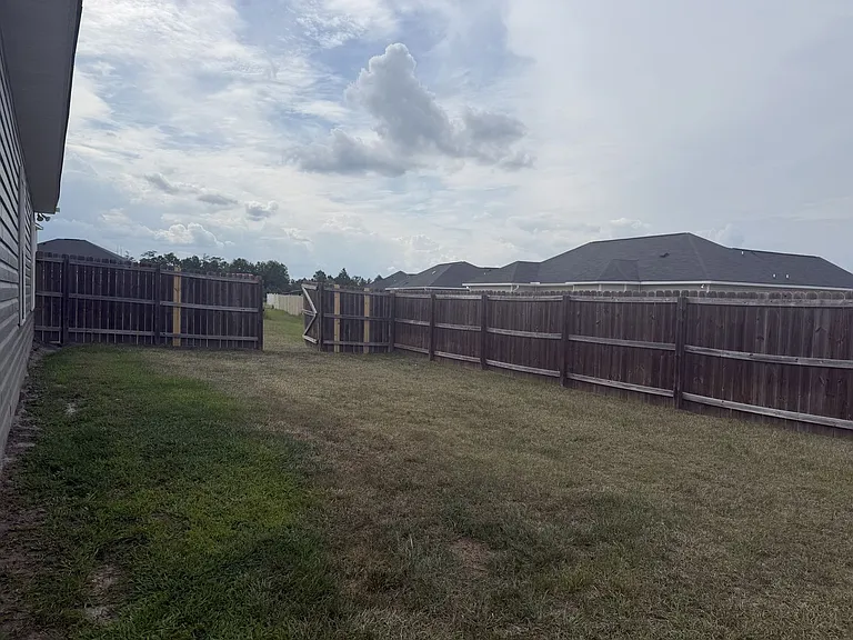 710 Burke Dr — Photo 11
