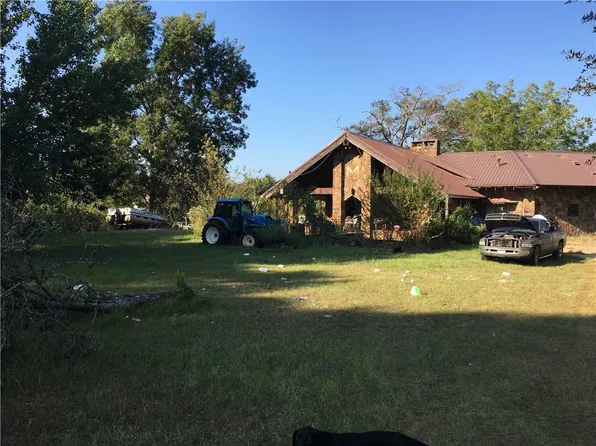 518 Emma Rd, Trout, LA 71371