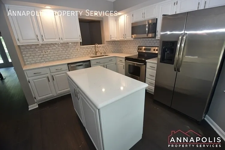 1629 Elkwood Ct — Photo 4