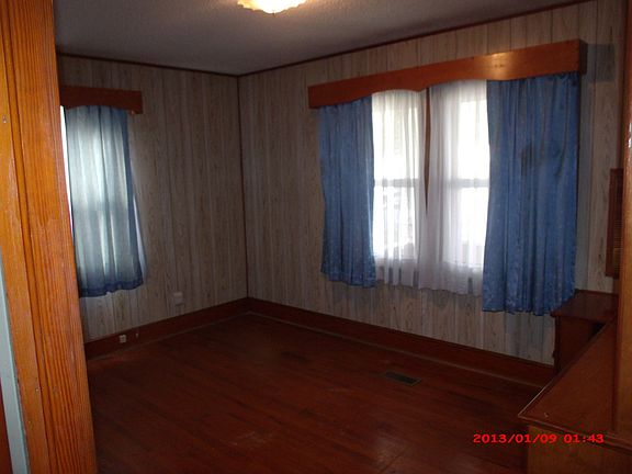 5th image of 1758 Chestnut Ave