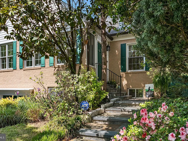 5015 Fulton St NW — Photo 37