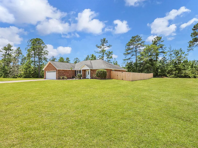 233 Madison Belle Ln — Photo 2