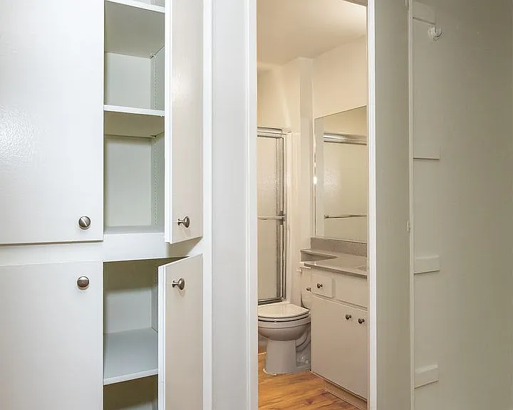 404 E Birch St — Photo 11
