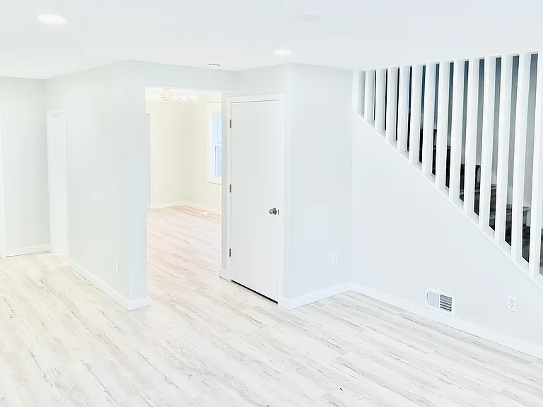 208 Fulton Ave — Photo 8